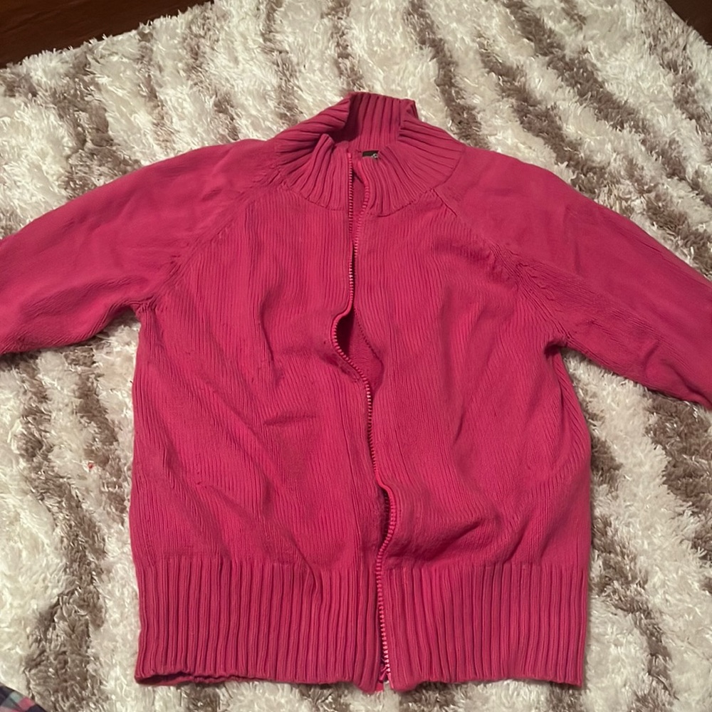 Dark pink sweater zip up cozy